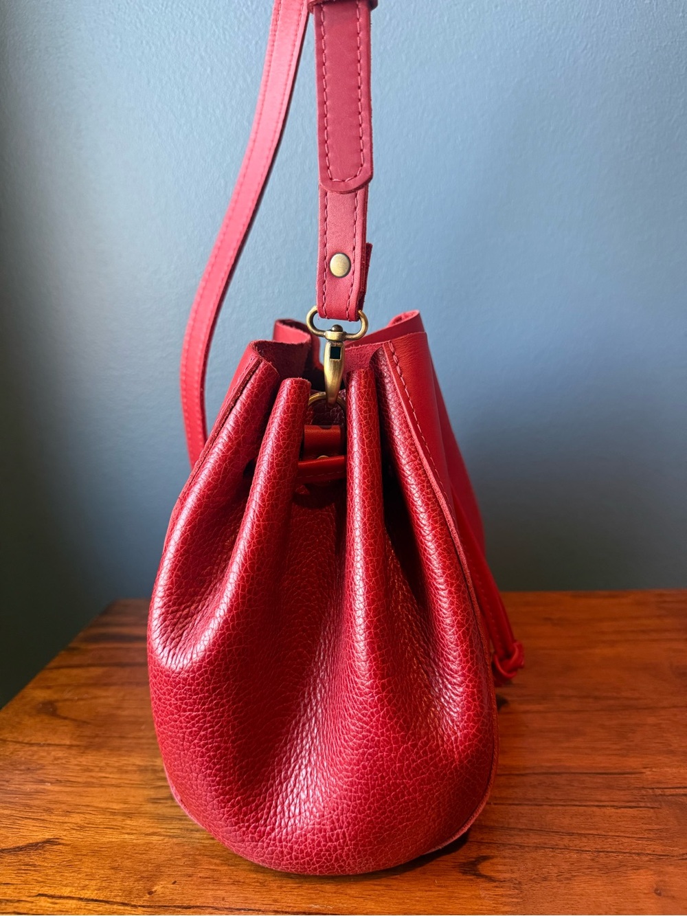 Portland Leather - Nest Bucket in chili Red/Ruby - Picture 4 of 7